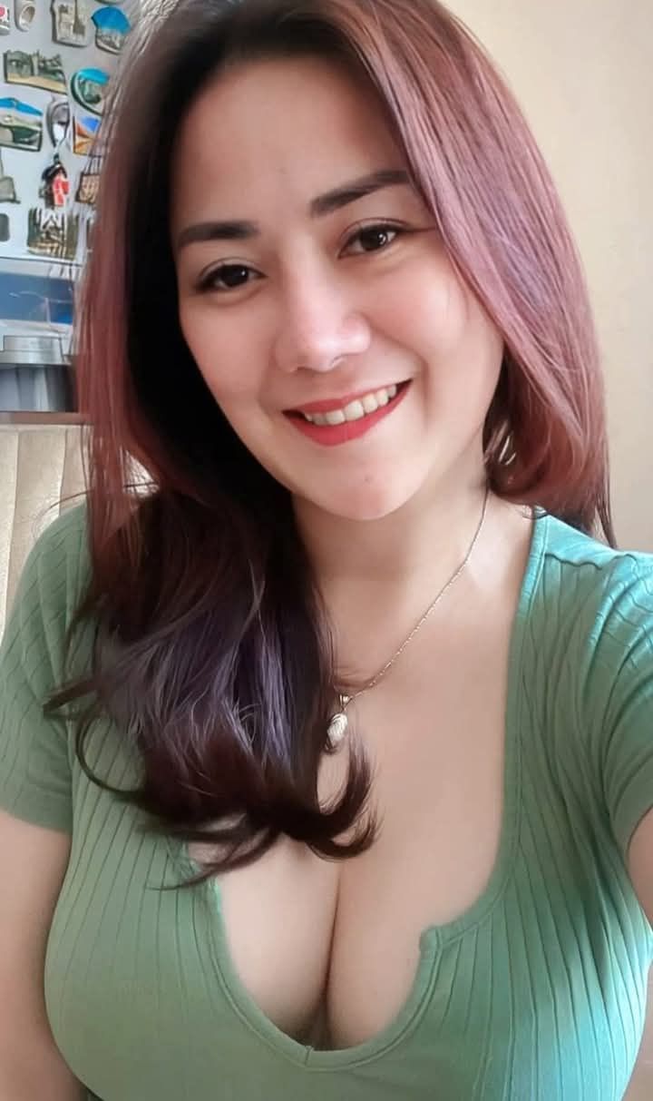 Tanteku Adalah Guru Seksku